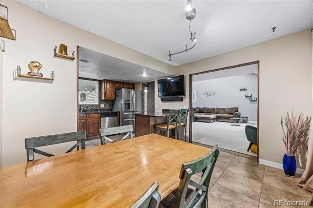 2496 S Vaughn Way #D Aurora, CO 80014
