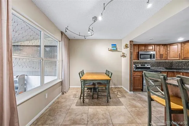 2496 S Vaughn Way #D Aurora, CO 80014