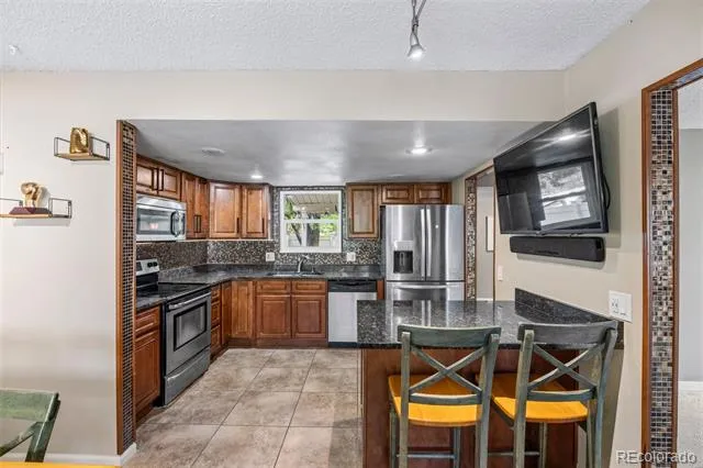 2496 S Vaughn Way #D Aurora, CO 80014