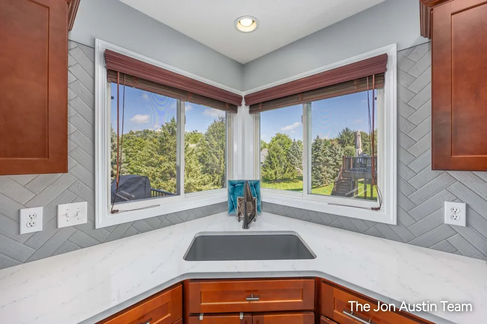3461 Mason Ridge Drive NE Grand Rapids Charter Township, MI 49525