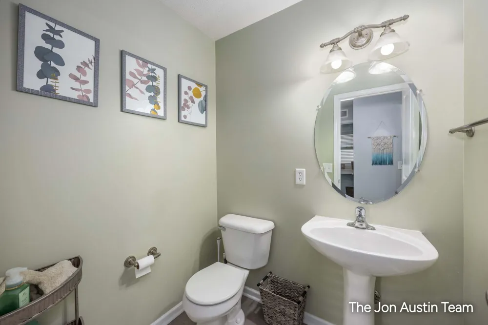3461 Mason Ridge Drive NE Grand Rapids Charter Township, MI 49525