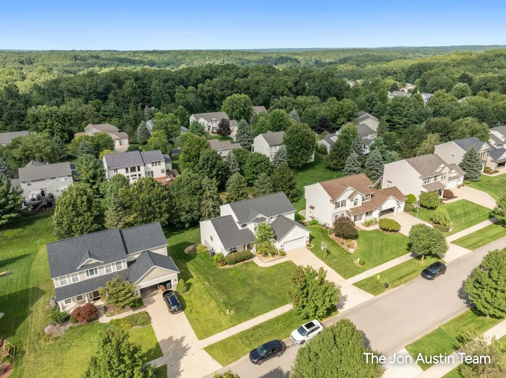3461 Mason Ridge Drive NE Grand Rapids Charter Township, MI 49525