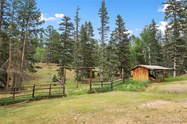 135 Daniwood Grove Florissant, CO 80816