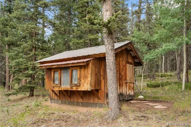 135 Daniwood Grove Florissant, CO 80816