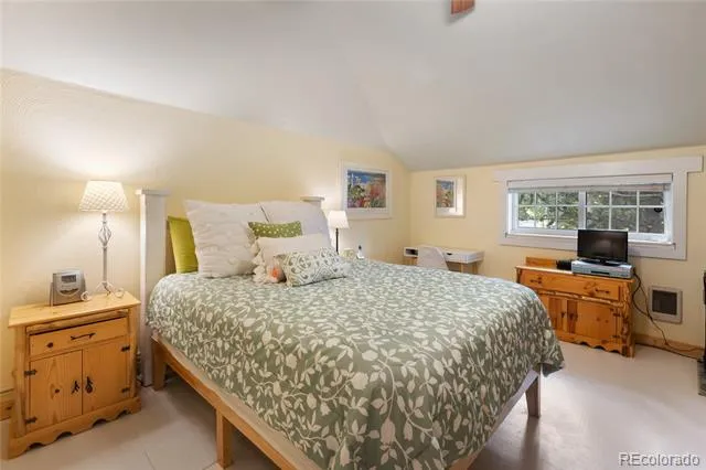 135 Daniwood Grove Florissant, CO 80816