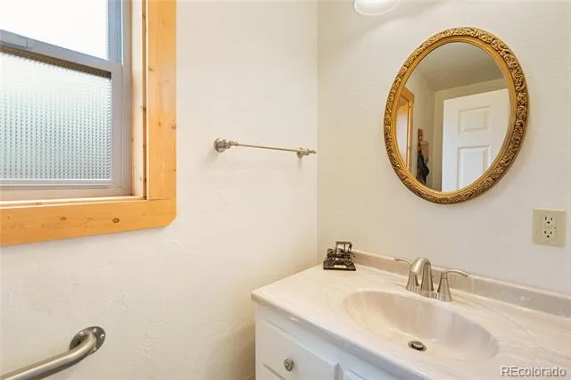 135 Daniwood Grove Florissant, CO 80816