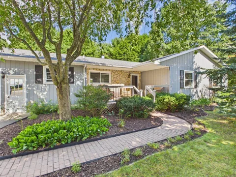3346 Panorama Lane