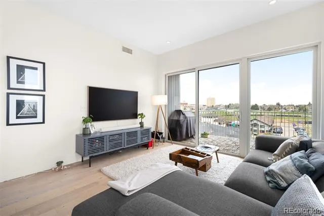 2752 Clay Street #404 Denver, CO 80211