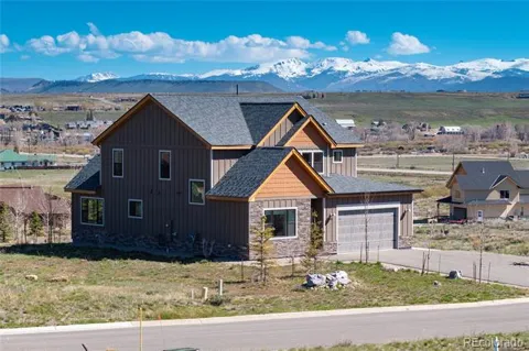 719 Saddle Ridge Circle