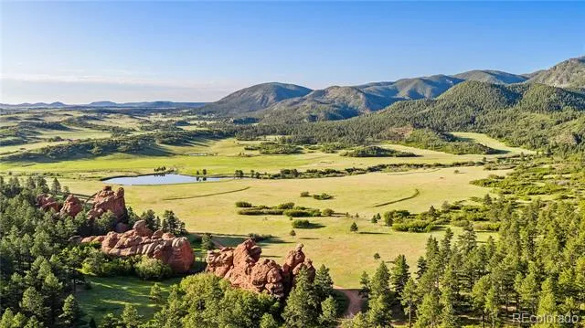 8125 Bannock Drive Larkspur, CO 80118
