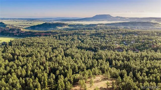 8125 Bannock Drive Larkspur, CO 80118