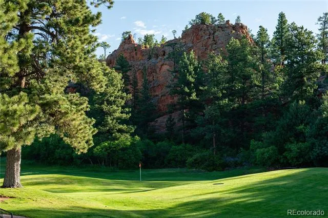 8125 Bannock Drive Larkspur, CO 80118