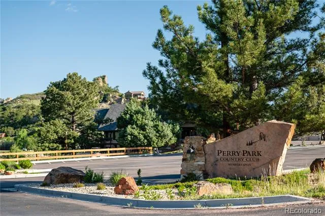 8125 Bannock Drive Larkspur, CO 80118