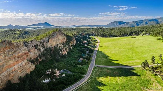 8125 Bannock Drive Larkspur, CO 80118