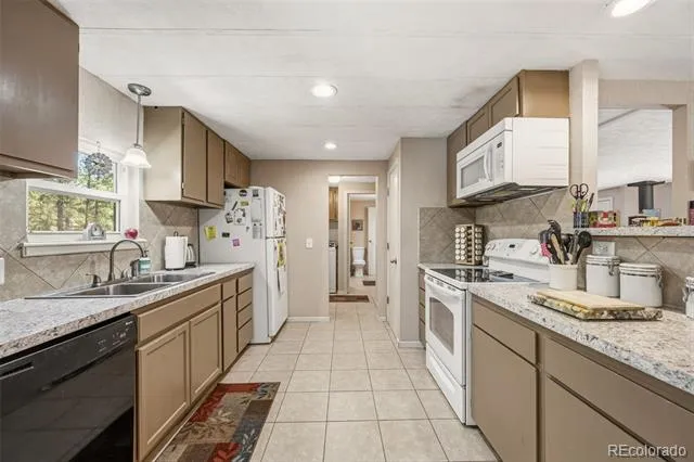 1299 Pikes Peak Drive Florissant, CO 80816