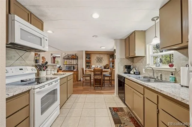 1299 Pikes Peak Drive Florissant, CO 80816