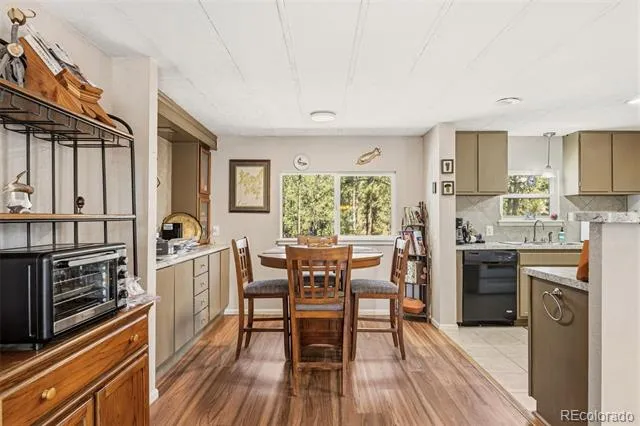 1299 Pikes Peak Drive Florissant, CO 80816
