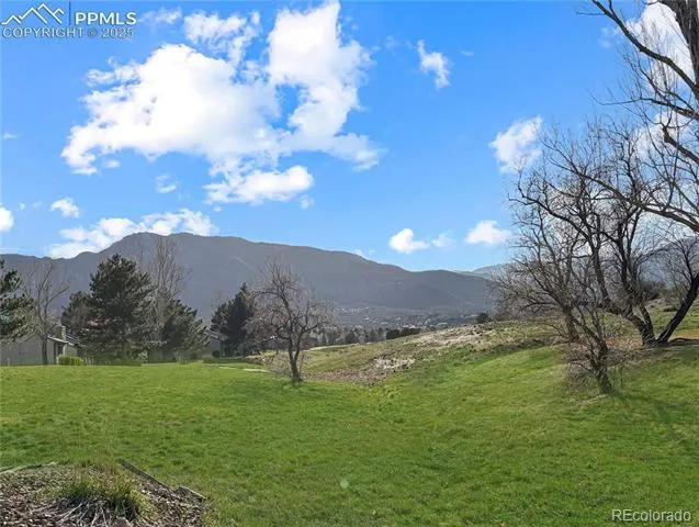 422 Cobblestone Drive Colorado Springs, CO 80906