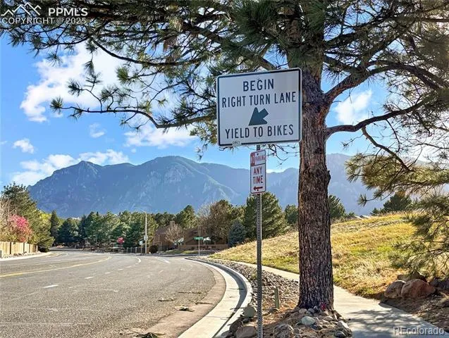 422 Cobblestone Drive Colorado Springs, CO 80906