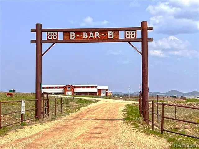 4613 County Road 160 Westcliffe, CO 81252