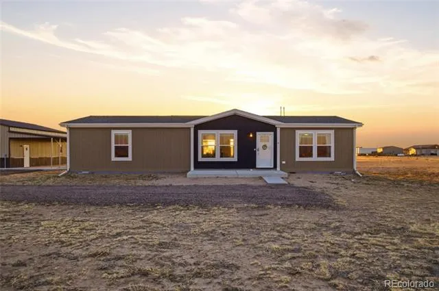 8 Brown Drive Wiggins, CO 80654