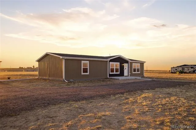 8 Brown Drive Wiggins, CO 80654