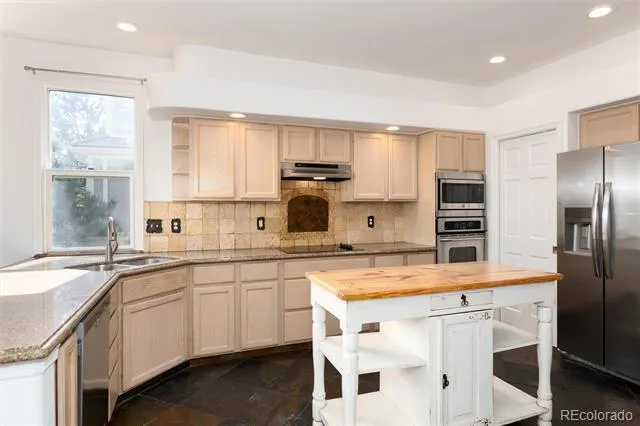 9758 Colinade Drive Lone Tree, CO 80124