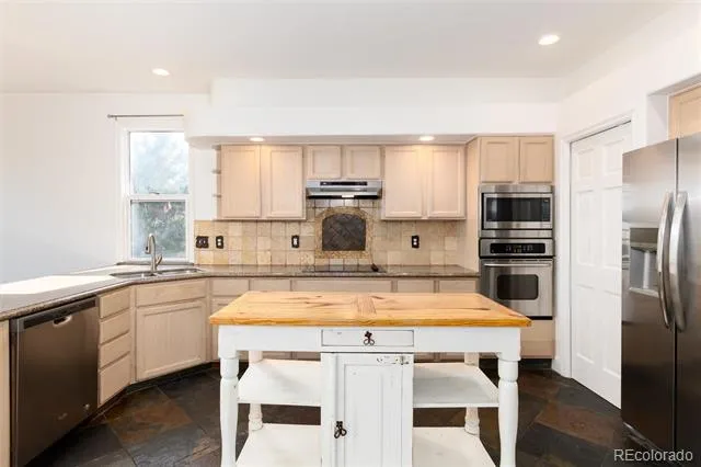 9758 Colinade Drive Lone Tree, CO 80124