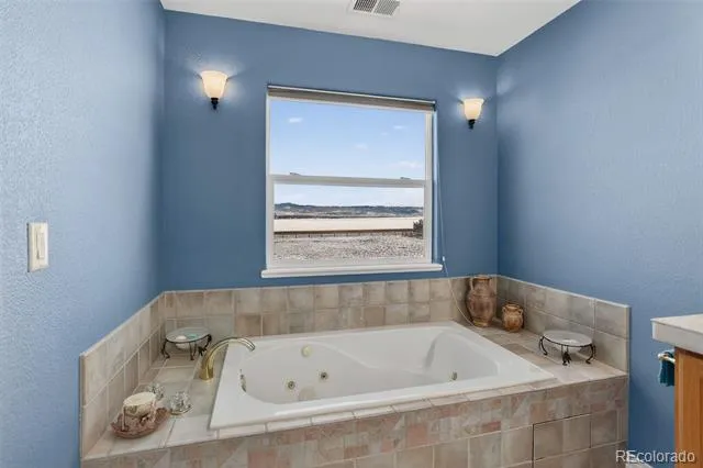 18031 Wagon Trail Mead, CO 80542