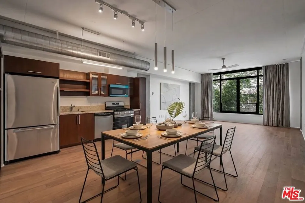 1111 S Grand Avenue #607 Los Angeles, CA 90015