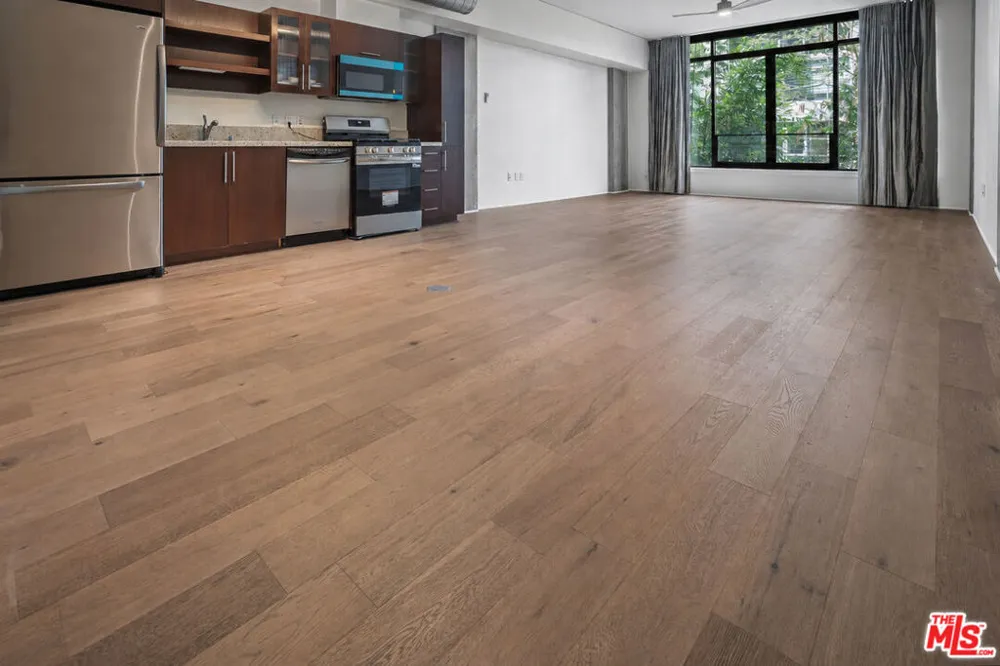 1111 S Grand Avenue #607 Los Angeles, CA 90015