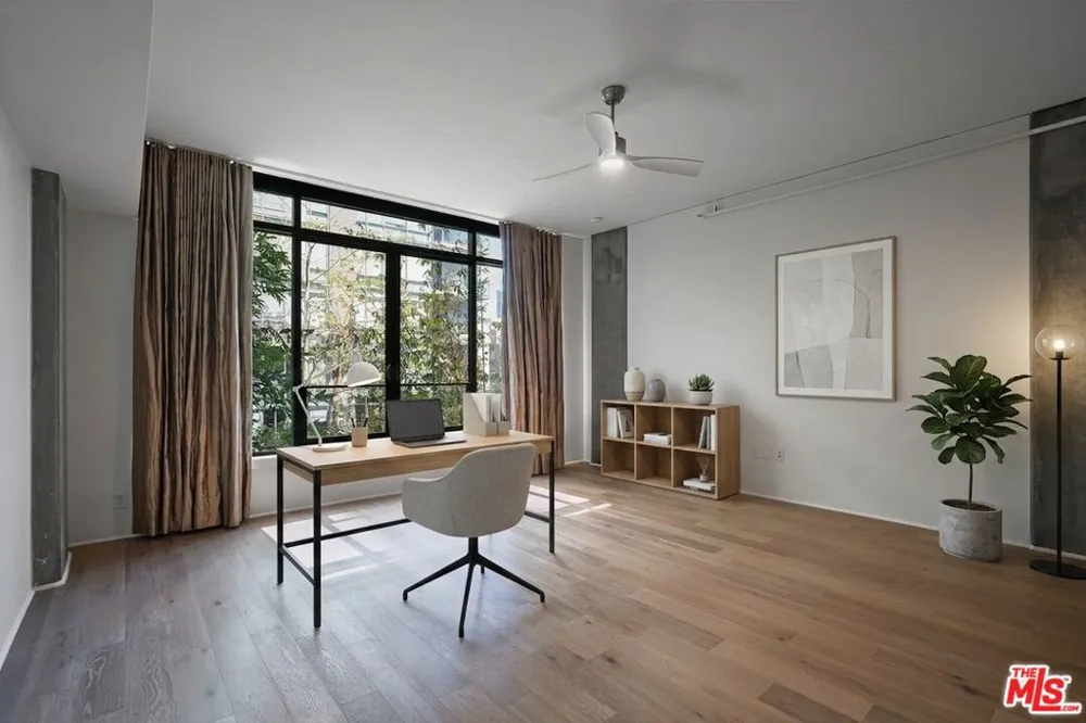 1111 S Grand Avenue #607 Los Angeles, CA 90015