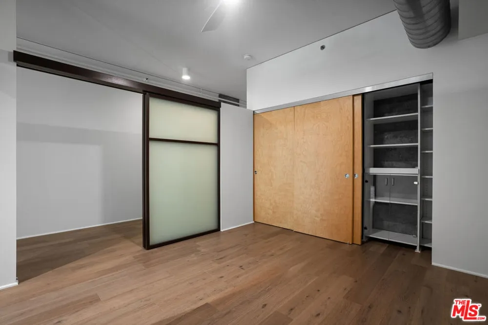 1111 S Grand Avenue #607 Los Angeles, CA 90015