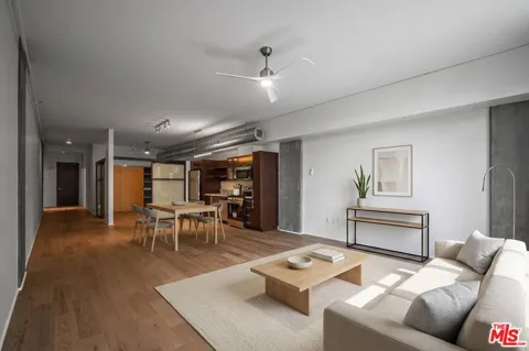1111 S Grand Avenue #607