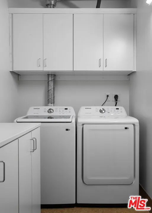 1111 S Grand Avenue #607 Los Angeles, CA 90015