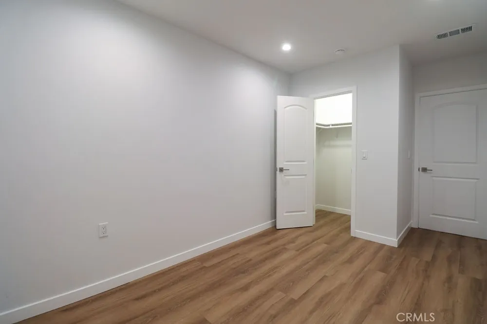 6928 Enfield Reseda, CA 91335