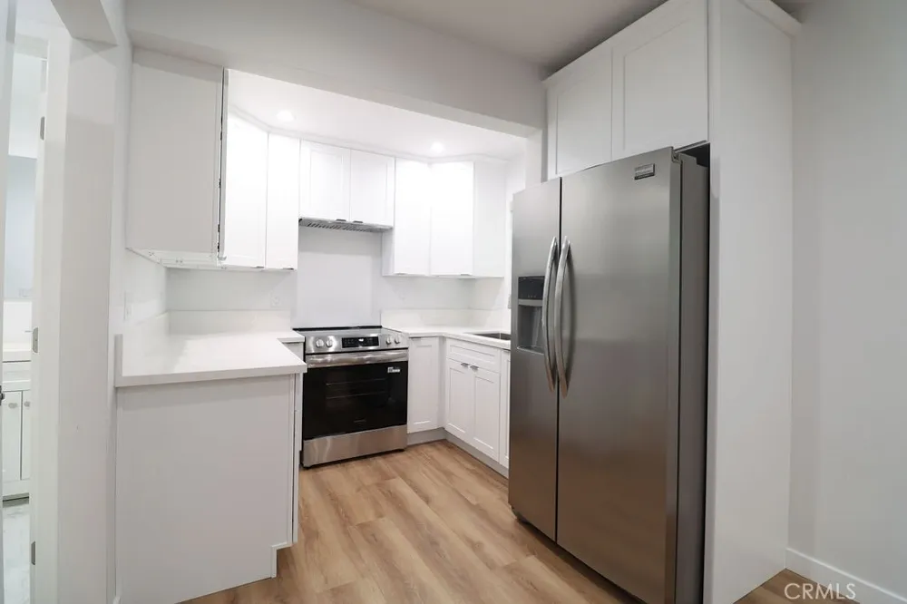 6928 Enfield Reseda, CA 91335