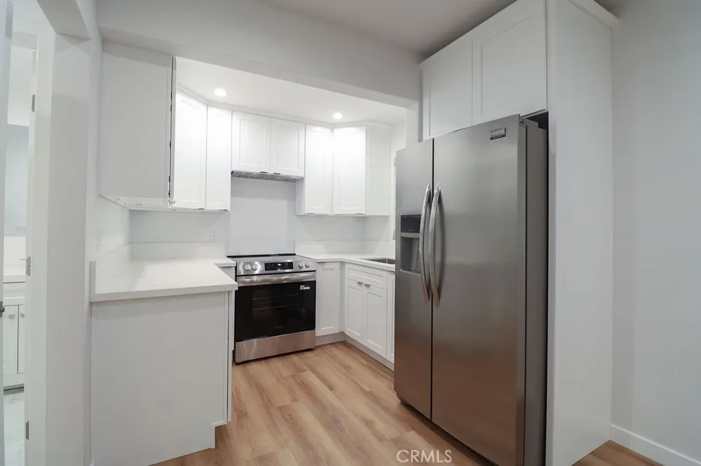 6928 Enfield Reseda, CA 91335