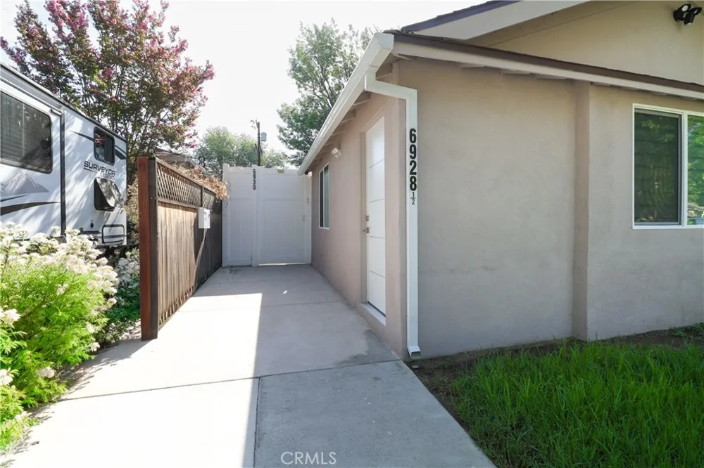 6928 Enfield Reseda, CA 91335