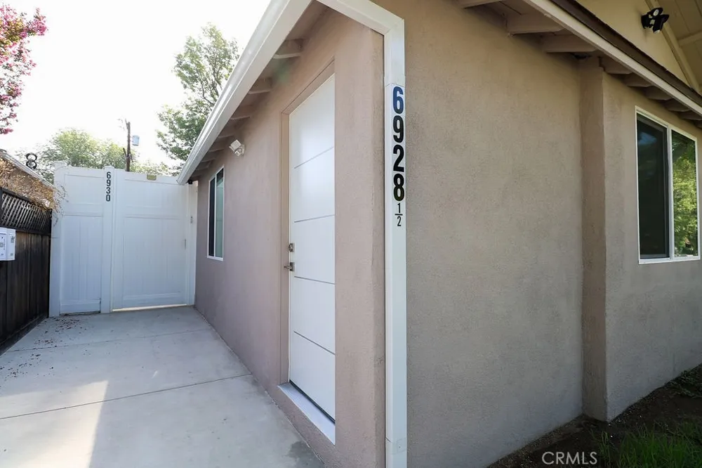 6928 Enfield Reseda, CA 91335