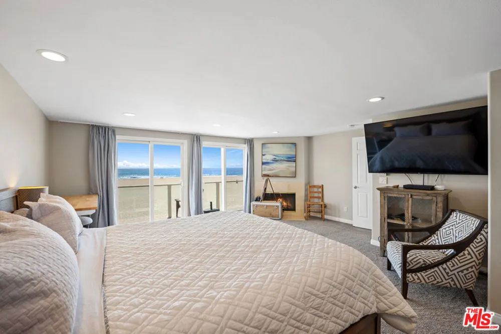 305 Ocean Drive Oxnard, CA 93035