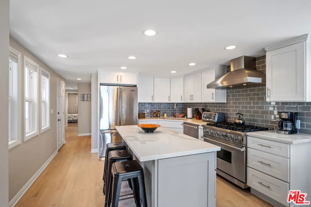 305 Ocean Drive Oxnard, CA 93035