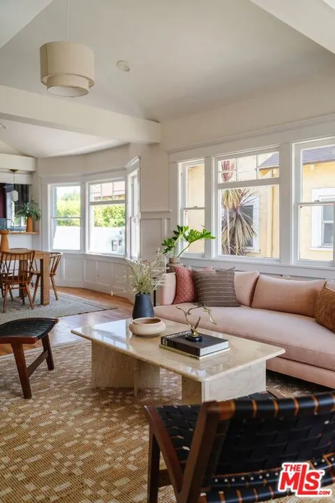 3026 6th Avenue Los Angeles, CA 90018