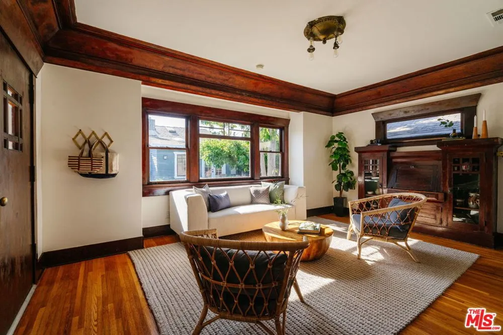 3026 6th Avenue Los Angeles, CA 90018