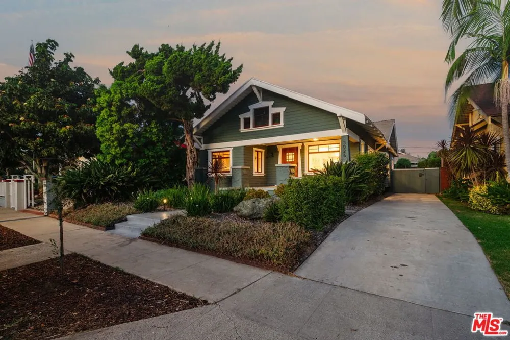 3026 6th Avenue Los Angeles, CA 90018