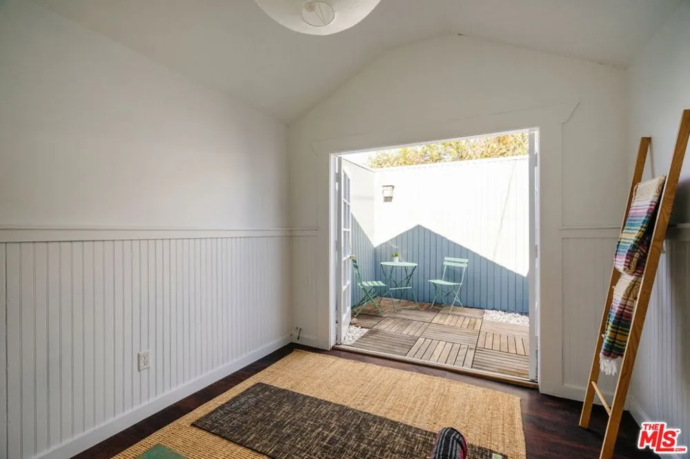 3026 6th Avenue Los Angeles, CA 90018