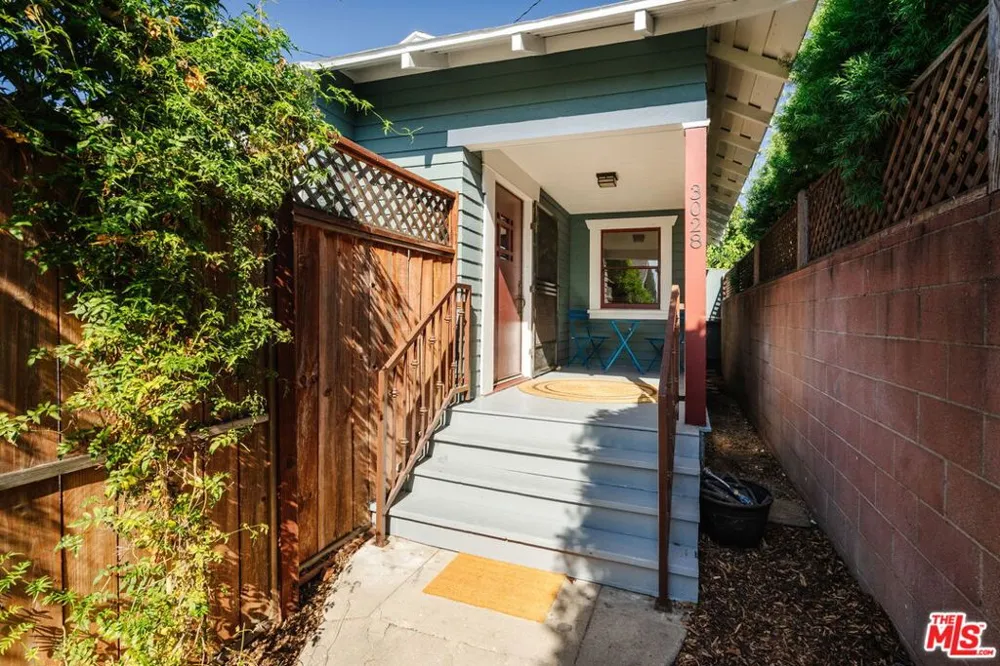 3026 6th Avenue Los Angeles, CA 90018