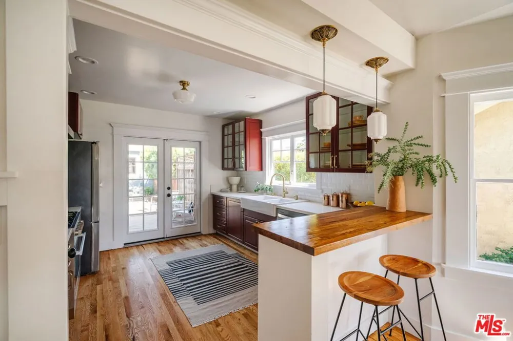 3026 6th Avenue Los Angeles, CA 90018