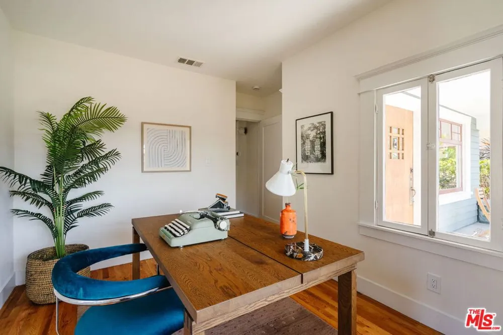 3026 6th Avenue Los Angeles, CA 90018
