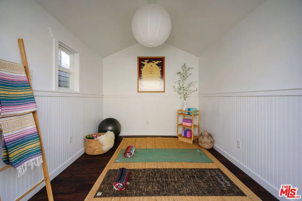 3026 6th Avenue Los Angeles, CA 90018